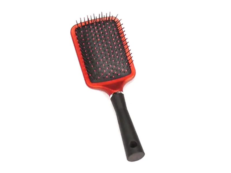 Plastična četka za kosu s gumenim premazom