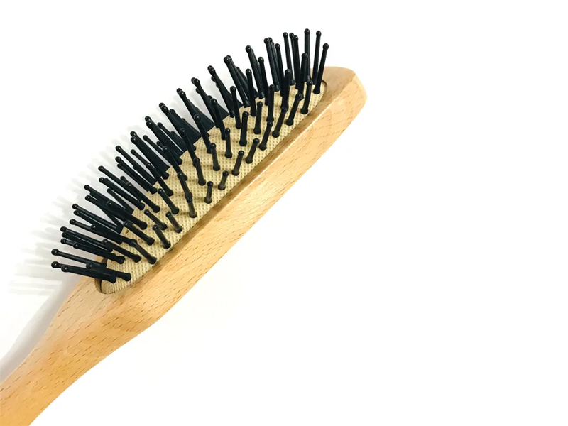 Prirodna drvena četka za kosu